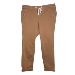 Torrid NWT ‘Feel‎ the Fit’ Khaki Chinos